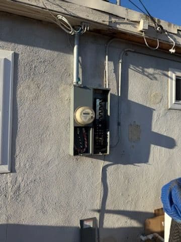 Upgrade Your Electrical Panels for Big Savings image