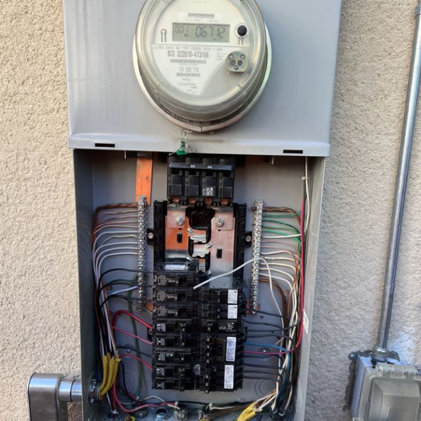 Dedicated Licensed Electrician's image